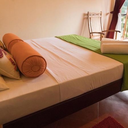 Aronka Homestay Kandy Eksteriør bilde